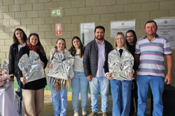 Foto - Professores da rede municipal de Albertina recebem Chromebooks para uso pedagógico