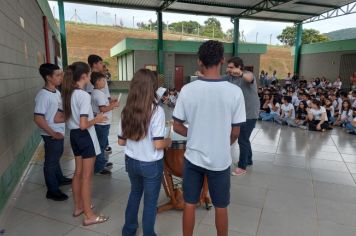 Foto - Feira de Conhecimento: Escola Municipal Antônio Ferreira