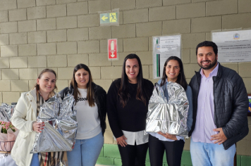 Foto - Professores da rede municipal de Albertina recebem Chromebooks para uso pedagógico