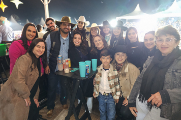 Foto - Abertura do 29º Rodeio leva emoção e espetáculo à arena!