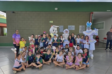 Foto - Entrega de Ovos de Páscoa Escolas Municipais
