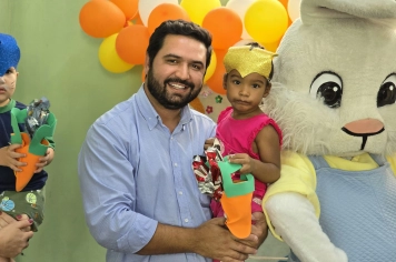 Foto - Entrega de Ovos de Páscoa Escolas Municipais