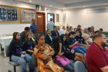 Foto - Time de Futsal Feminino de Albertina Recebe Honraria na Câmara Municipal