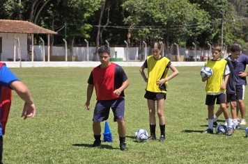Foto - Treino de Futebol de Campo (Crianças e Adolescentes)