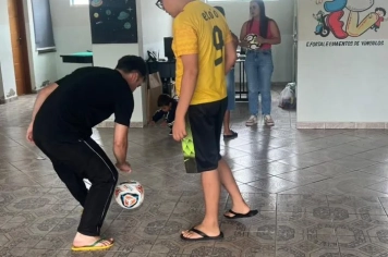 Foto - Entrega de Presentes no CRAS