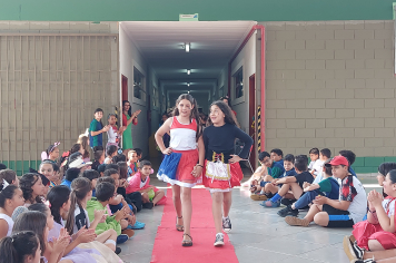 Foto - Dia de Fantasia na Escola Municipal Antônio Ferreira