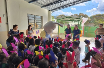 Foto - Entrega de Ovos de Páscoa Escolas Municipais