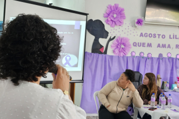 Foto - Agosto Lilás