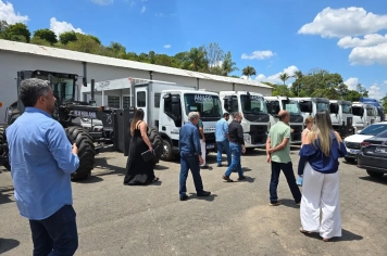 Foto relacionada - Parceria que vira asfalto: renovação de frota da AMARP reforça infraestrutura para Albertina e região