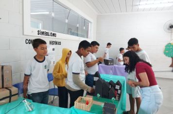 Foto - Feira de Conhecimento: Escola Municipal Antônio Ferreira