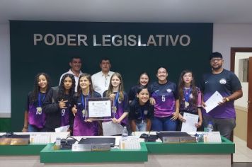 Foto - Time de Futsal Feminino de Albertina Recebe Honraria na Câmara Municipal