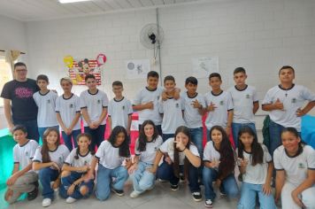 Foto - Feira de Conhecimento: Escola Municipal Antônio Ferreira