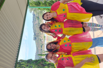 Foto - Dia de Fantasia na Escola Municipal Antônio Ferreira