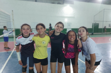 Foto - Treino de Vôlei Infantil e Adolescentes