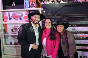 Foto - Abertura do 29º Rodeio leva emoção e espetáculo à arena!