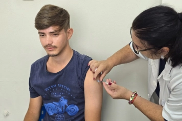 Foto - Imunização da equipe da UBS