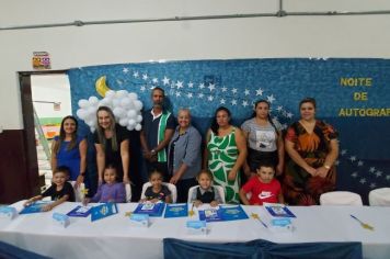 Foto - Noite de Autógrafos na Pré-Escola Luzia Sanches Diniz celebra educação, cultura e criatividade