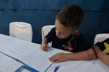 Foto - Noite de Autógrafos na Pré-Escola Luzia Sanches Diniz celebra educação, cultura e criatividade