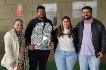Foto - Professores da rede municipal de Albertina recebem Chromebooks para uso pedagógico