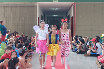 Foto - Dia de Fantasia na Escola Municipal Antônio Ferreira