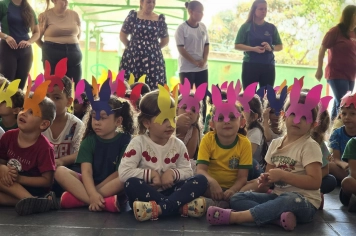 Foto - Entrega de Ovos de Páscoa Escolas Municipais