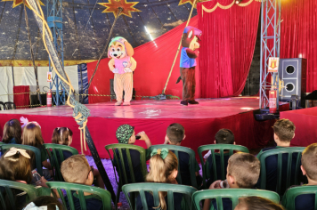 Foto - Crianças da Pré-Escola vivem dia mágico no circo em Jacutinga