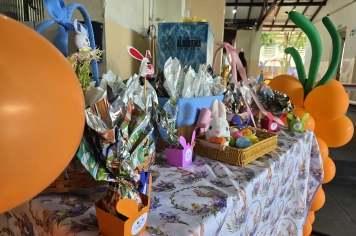 Foto - Entrega de Ovos de Páscoa Escolas Municipais