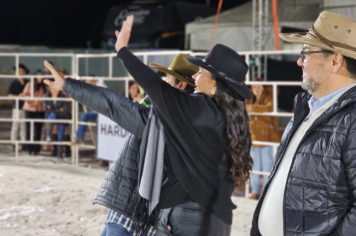 Foto - Tradição e fé embalaram o segundo dia do rodeio