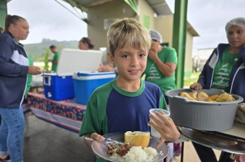 Foto - Churrasco na Escola Municipal Antonio Ferreira