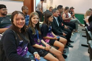 Foto - Time de Futsal Feminino de Albertina Recebe Honraria na Câmara Municipal