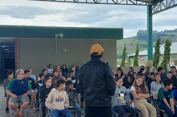 Foto - Uma Manhã de Emoção e Reflexão na Escola Antônio Ferreira