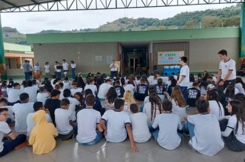 Foto - Feira de Conhecimento: Escola Municipal Antônio Ferreira