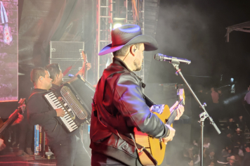 Foto - Tradição e fé embalaram o segundo dia do rodeio