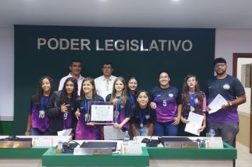 Foto - Time de Futsal Feminino de Albertina Recebe Honraria na Câmara Municipal