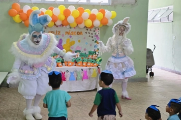 Foto - Entrega de Ovos de Páscoa Escolas Municipais
