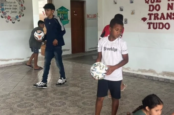 Foto - Entrega de Presentes no CRAS