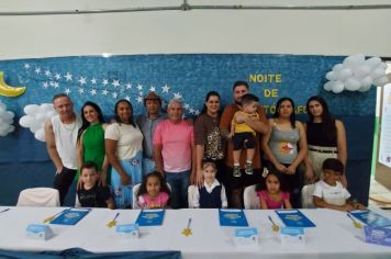 Foto - Noite de Autógrafos na Pré-Escola Luzia Sanches Diniz celebra educação, cultura e criatividade