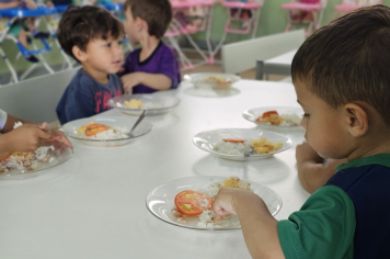 Foto - Alimentação nas Escolas de Albertina