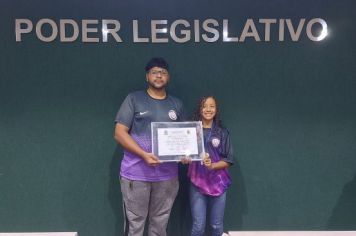 Foto - Time de Futsal Feminino de Albertina Recebe Honraria na Câmara Municipal