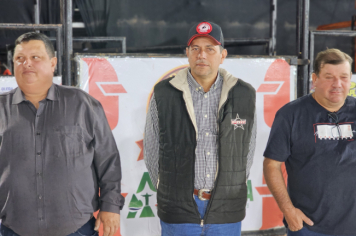 Foto - Tradição e fé embalaram o segundo dia do rodeio