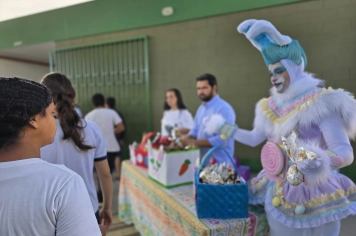 Foto - Entrega de Ovos de Páscoa Escolas Municipais