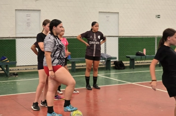Foto - Treino de Futsal Feminino