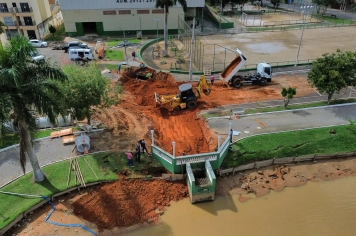 Foto - Manutenção no Parque do Lago