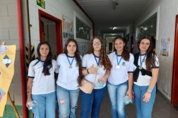 Foto - Feira de Conhecimento: Escola Municipal Antônio Ferreira