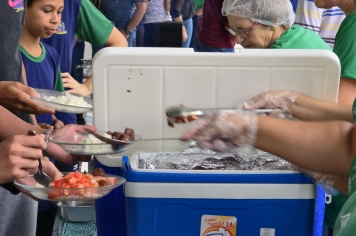 Foto - Churrasco na Escola Municipal Antonio Ferreira