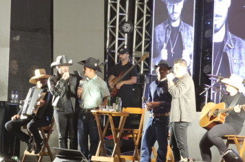 Foto - Tradição e fé embalaram o segundo dia do rodeio