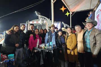 Foto - Abertura do 29º Rodeio leva emoção e espetáculo à arena!