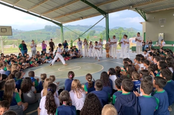 Foto - Capoeira, Cultura e Educação na Escola Antonio Ferreira