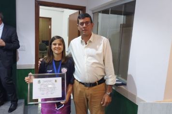 Foto - Time de Futsal Feminino de Albertina Recebe Honraria na Câmara Municipal