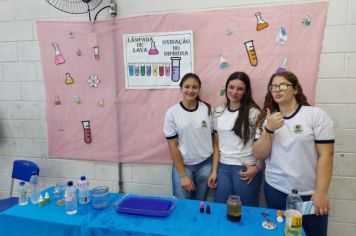 Foto - Feira de Conhecimento: Escola Municipal Antônio Ferreira